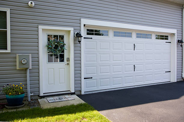24/7 Emergency Garage Door Panel Replacement experts in Humboldt County County, NV